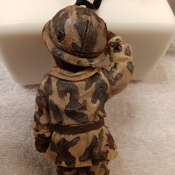 NIB VINTAGE / RETIRED 2004 Boyd's Bears & Friends Ornament #257065 "G.I. Bruin" - Picture 2 of 8